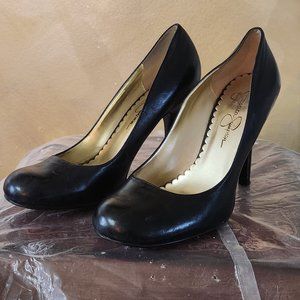 Jessica Simpson round toe black leather heels